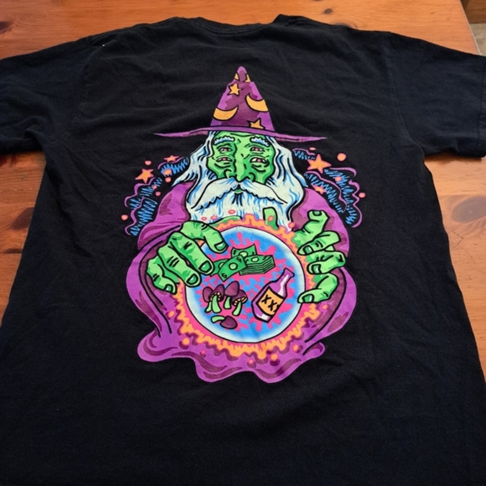 Zumiez psychedelic women's shirt